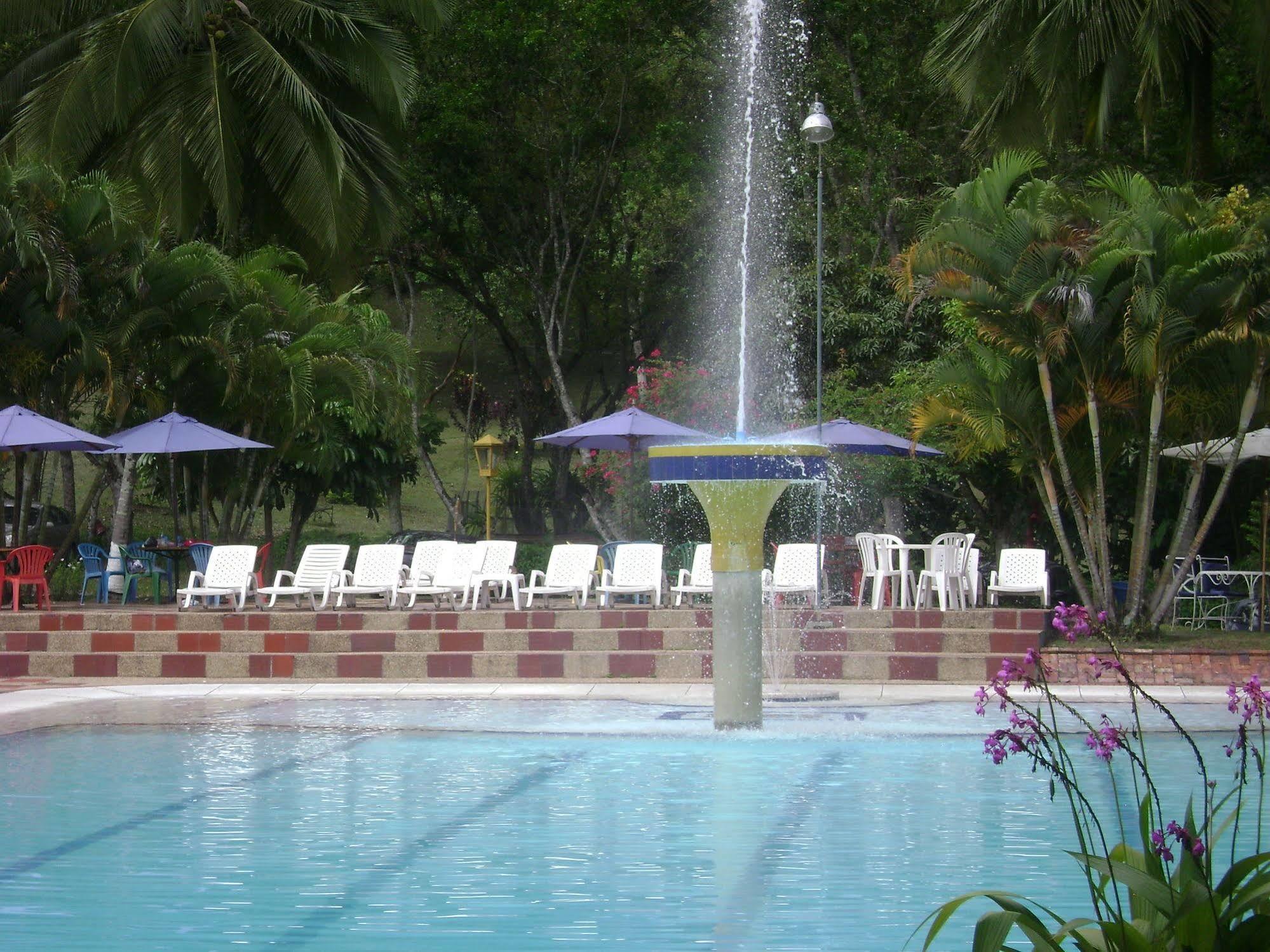 Hotel Hacienda El Diamante Villeta Exterior photo